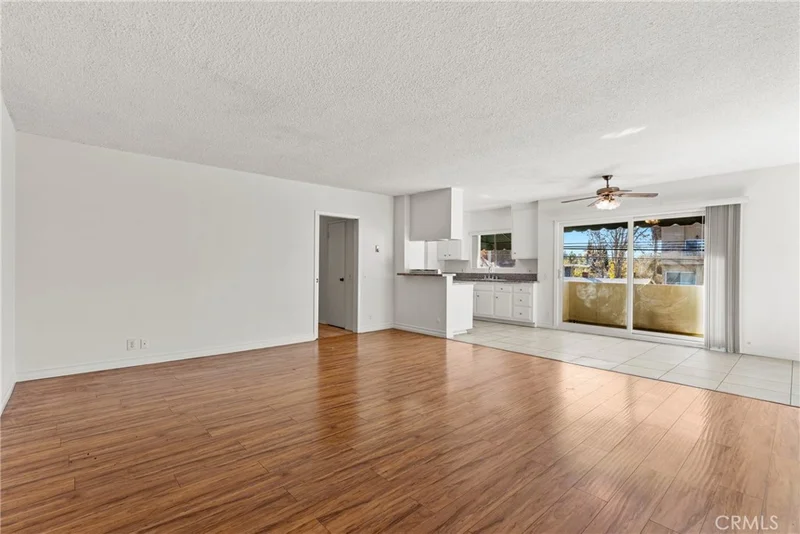 Photo 2 of 4924 Kester Avenue 10