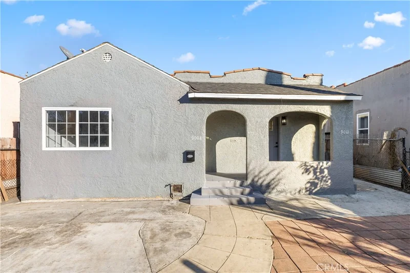 9008 Baring Cross, Los Angeles, CA 90044