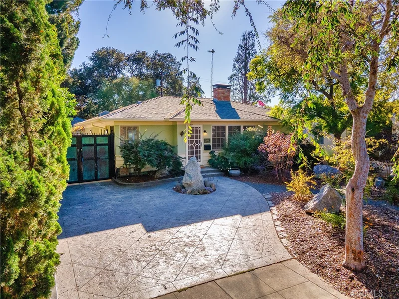10404 Margate Street, North Hollywood, CA 91601