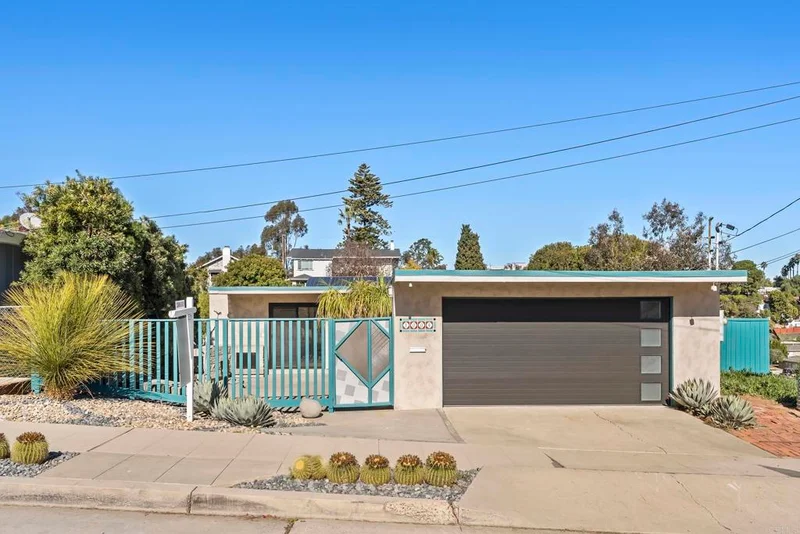 1004 W Walnut Ave., San Diego, CA 92103