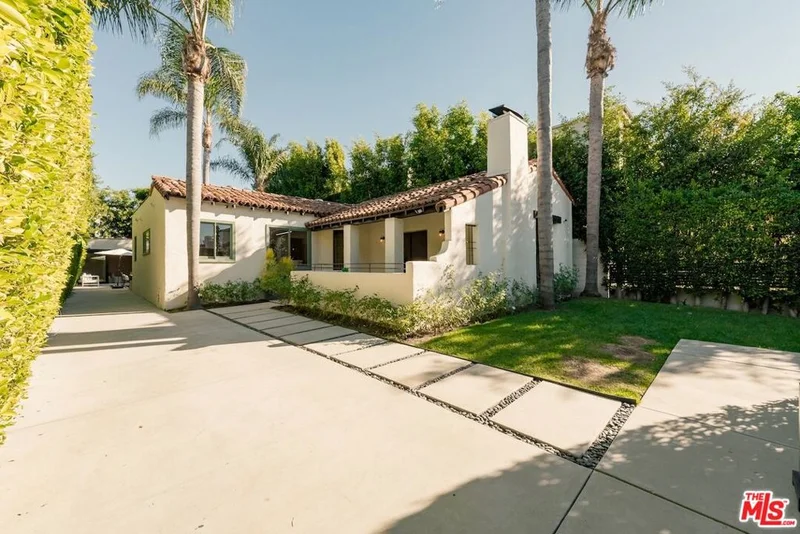 430 N Flores Street, Los Angeles, CA 90048