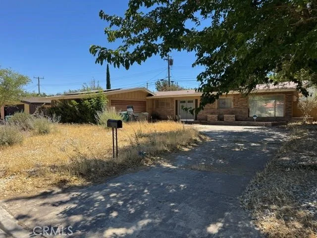 1118 E Avenue J3 photo 2