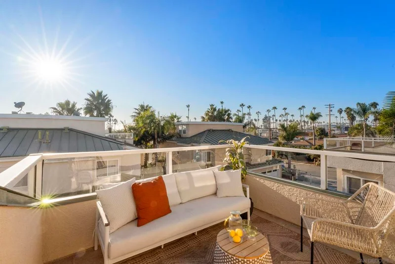 555 Eaton St. N, Oceanside, CA 92054