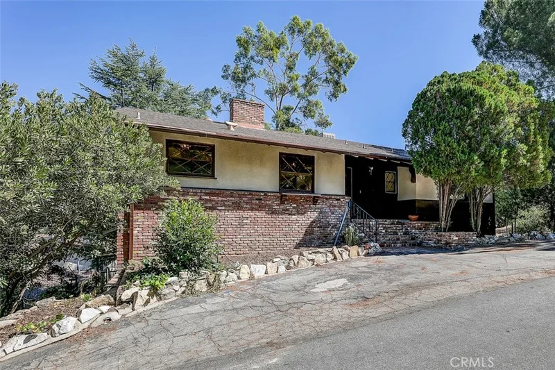 7951 Glenties Lane, Sunland, CA 91040