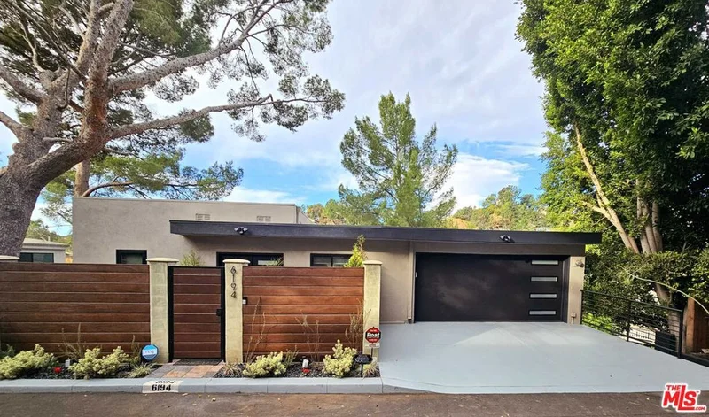 6194 Rodgerton, Los Angeles, CA 90068
