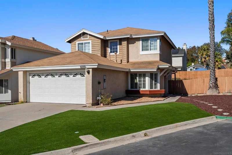 7944 Tinaja Ln, San Diego, CA 92139