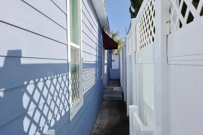 205.5 C Avenue photo 2