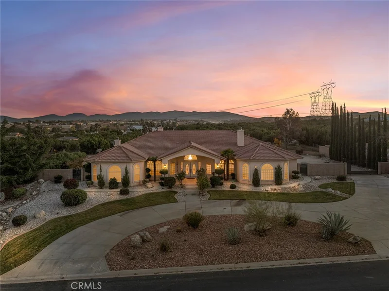 11385 Oak Ridge, Oak Hills, CA 92344