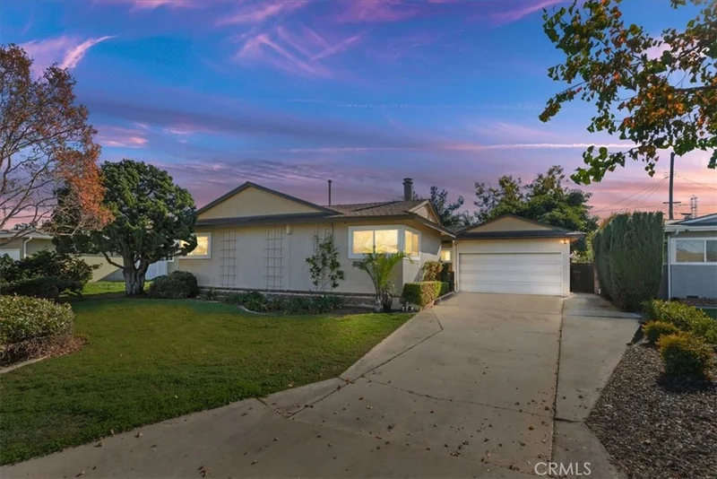 2122 W Harle