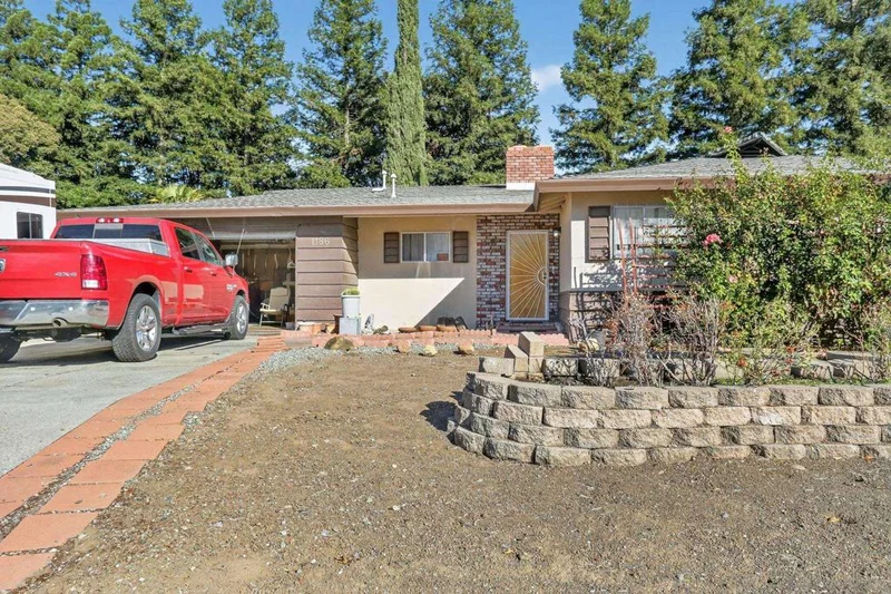 1186 Patricia Dr, Chico, CA 95926