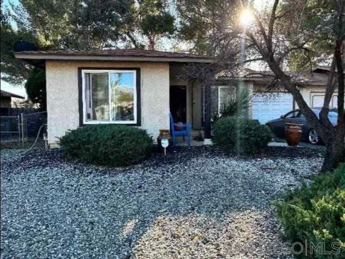 5478 Evelyn Dr, Banning, CA 92220