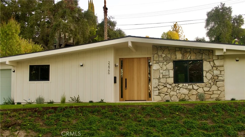 22966 Darien, Woodland Hills, CA 91364