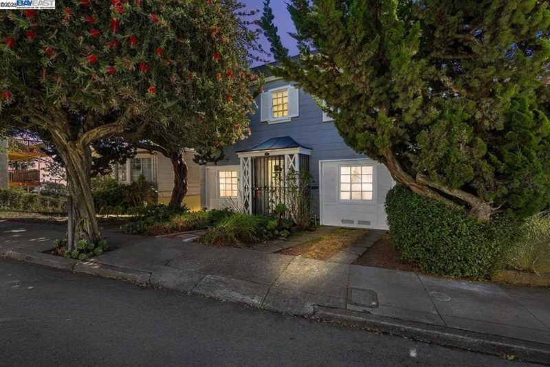 88 Cresta Vista Dr, San Francisco, CA 94127
