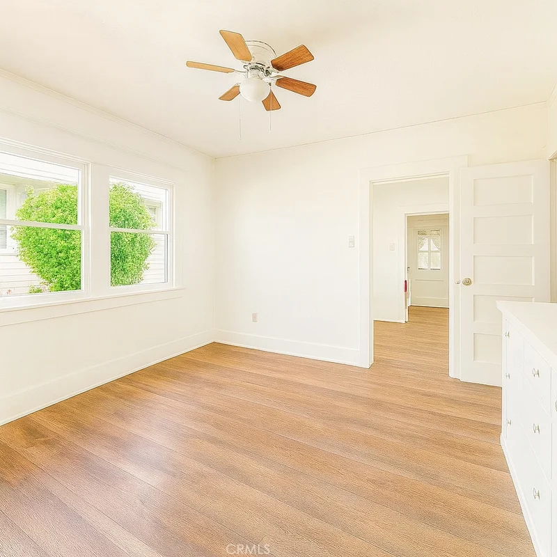 401 W Graham photo 2