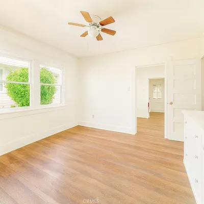 401 W Graham photo 2