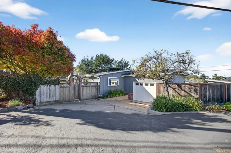 1122 Presidio Boulevard, Pacific Grove, CA 93950