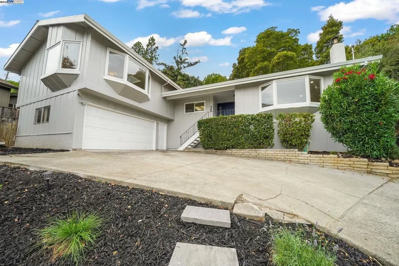 35 San Joaquin Pl, Novato, CA 94947