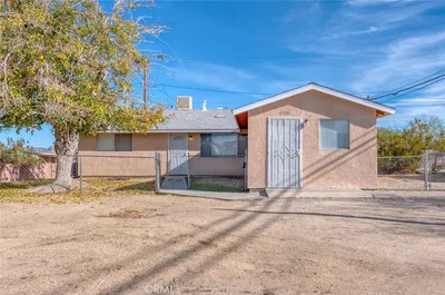 6535 El Sol Avenue photo 2