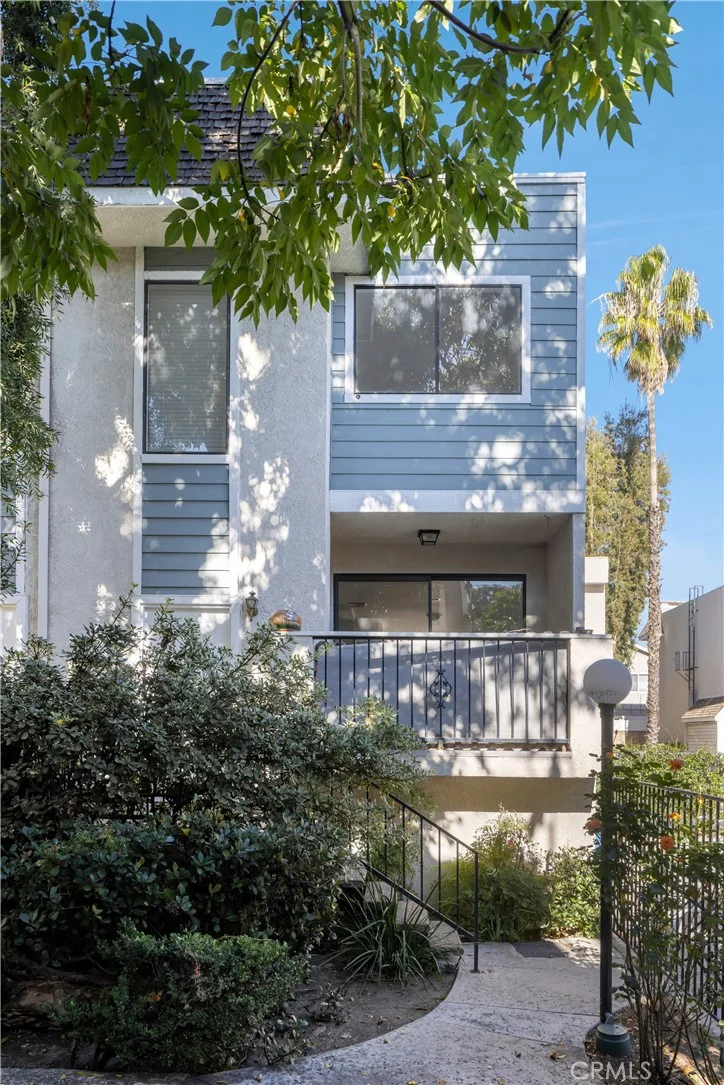 9144 Burnet 31, North Hills, CA 91343