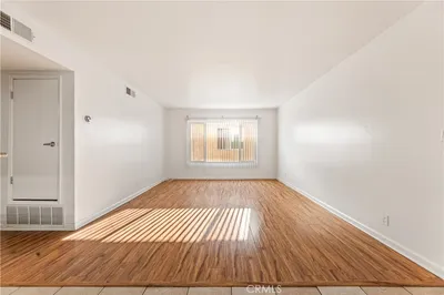 20327 Saticoy Street 102 photo 2