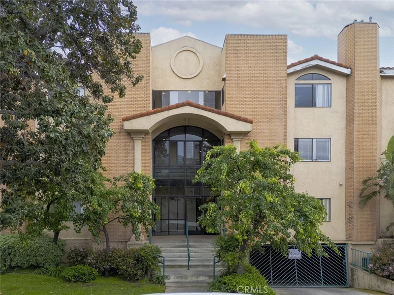 450 W Dryden Street, Glendale, CA 91202