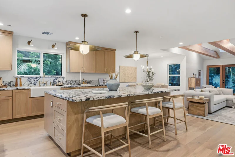 4525 Greenbush Avenue, Sherman Oaks, CA 91423