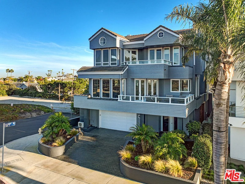 Photo 2 of 7800 Veragua