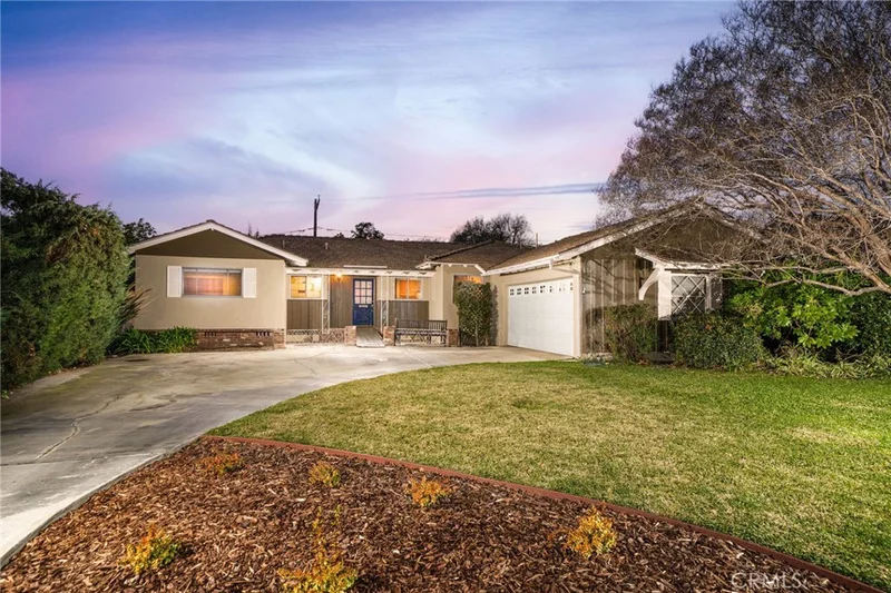 549 California, Claremont, CA 91711