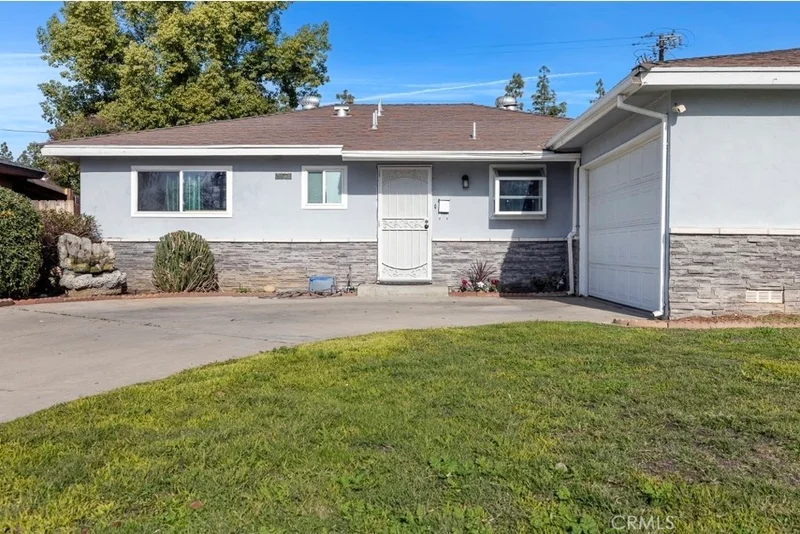 5097 E Carmen Ave, Fresno, CA 93727