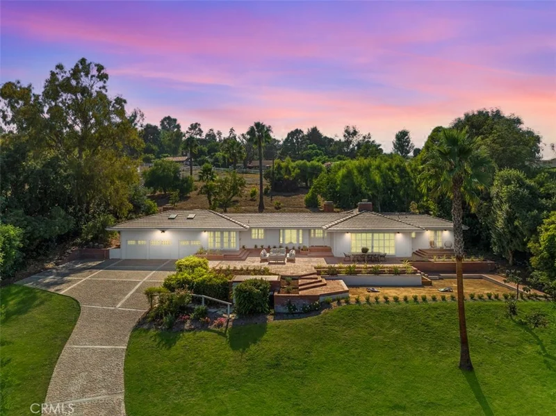 1 Outrider Road, Rolling Hills, CA 90274