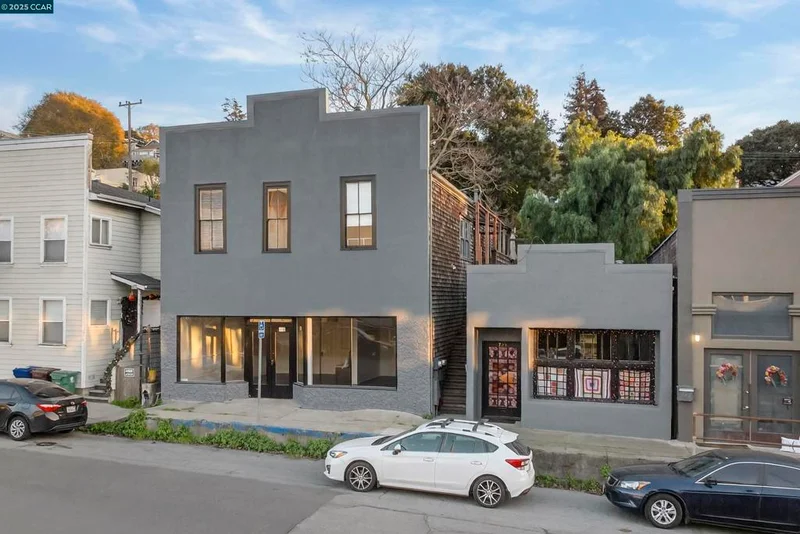 725 Loring Ave