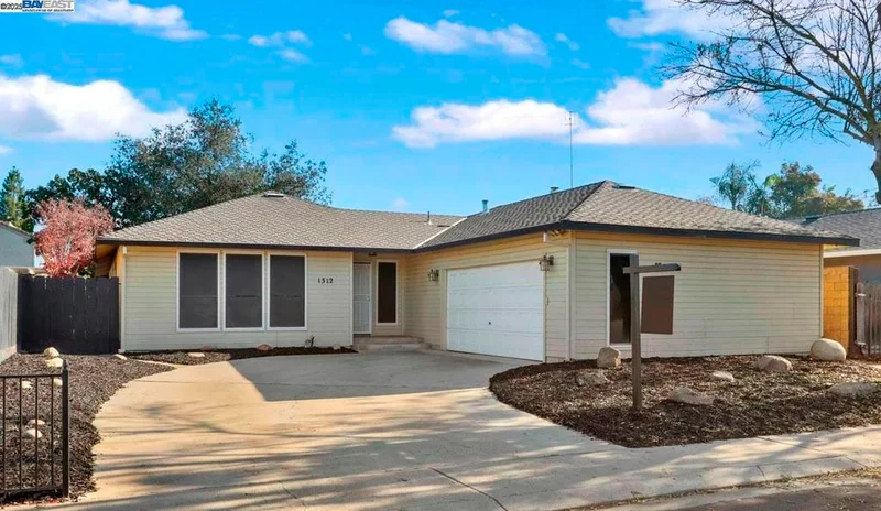 1312 Wylmawood Ln, Modesto, CA 95355