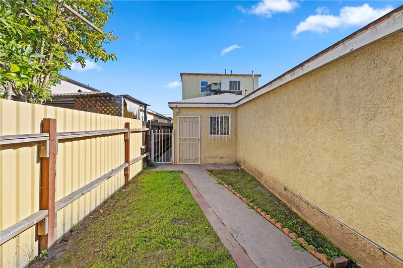 10328 Juniper, Los Angeles, CA 90002