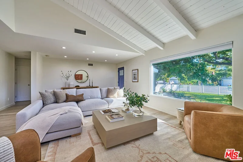 4211 W Woodland Avenue, Burbank, CA 91505