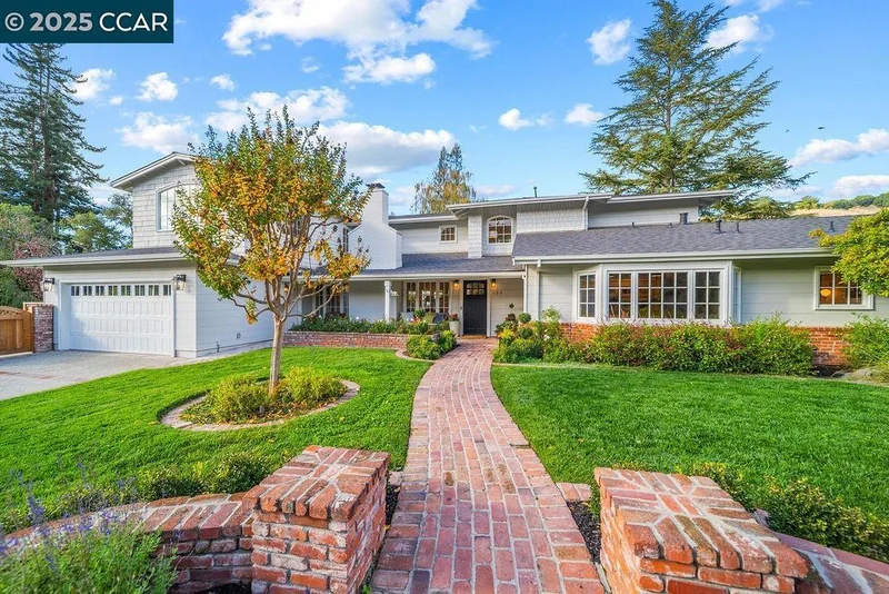 104 Van Ripper Ln, Orinda, CA 94563