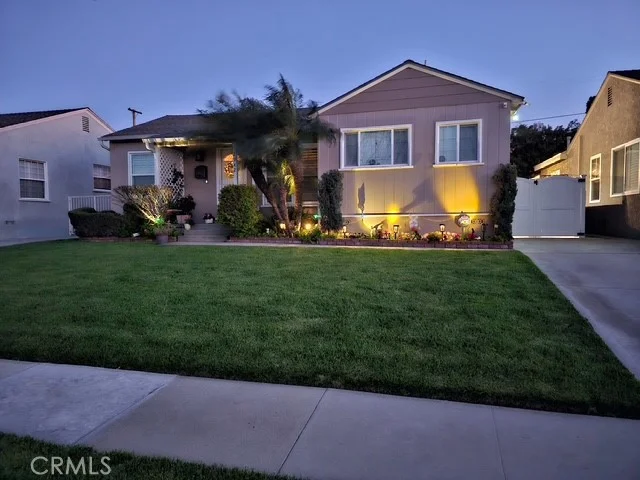 2942 Silva, Lakewood, CA 90712