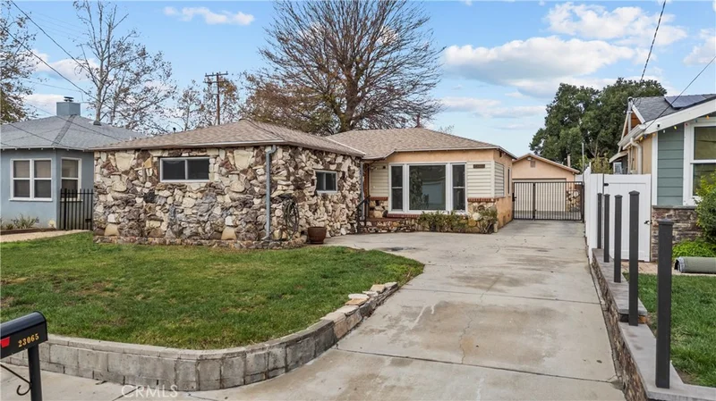 23065 16th, Newhall, CA 91321