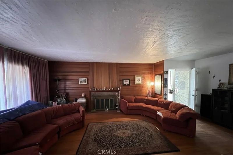 3013 Halldale Avenue photo 2