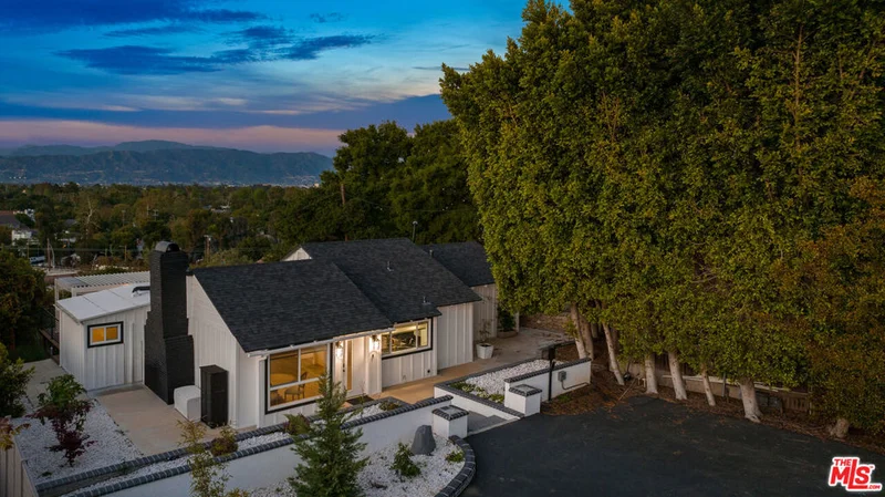 11775 Laurelwood Drive, Studio City, CA 91604