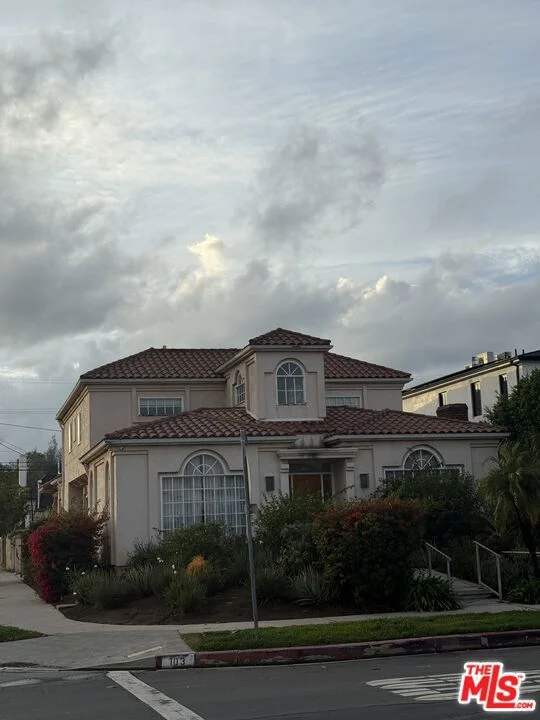 103 N Formosa Avenue, Los Angeles, CA 90036