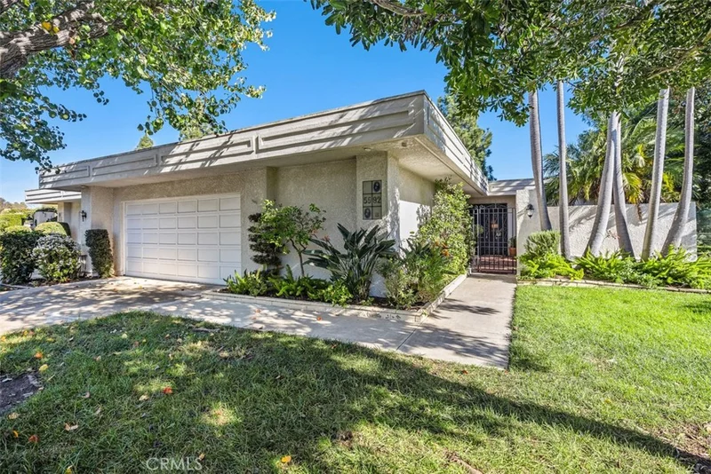 5592 Avenida Sosiega W B, Laguna Woods, CA 92637