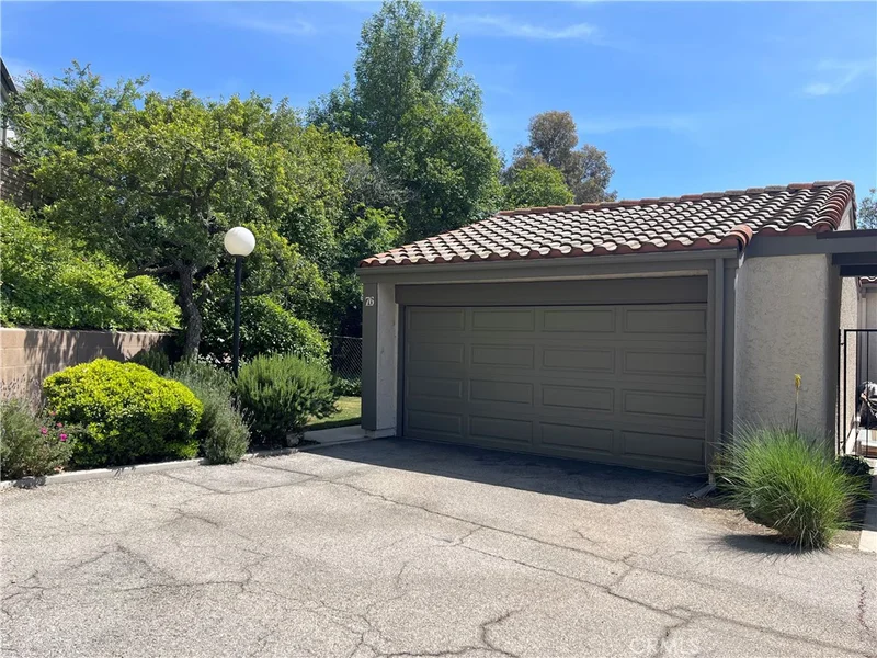 11427 Tampa Avenue 76, Porter Ranch, CA 91326
