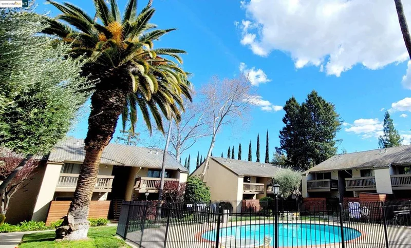 2734 Oak Rd 105, Walnut Creek, CA 94597