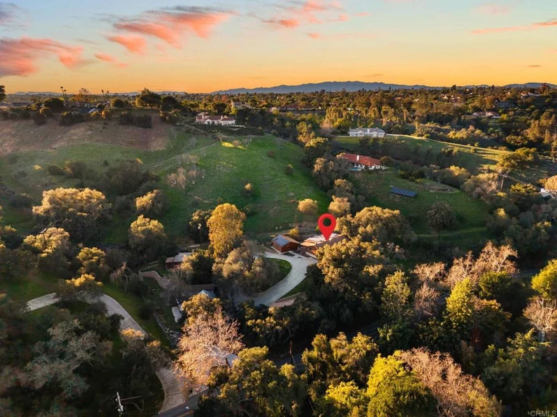 901 S Live Oak Park Road, Fallbrook, CA 92028