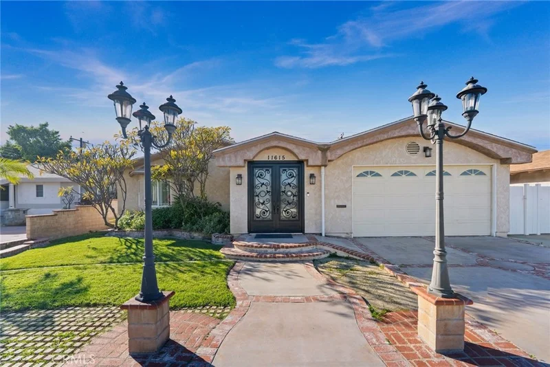 11615 Groveside, Whittier, CA 90604