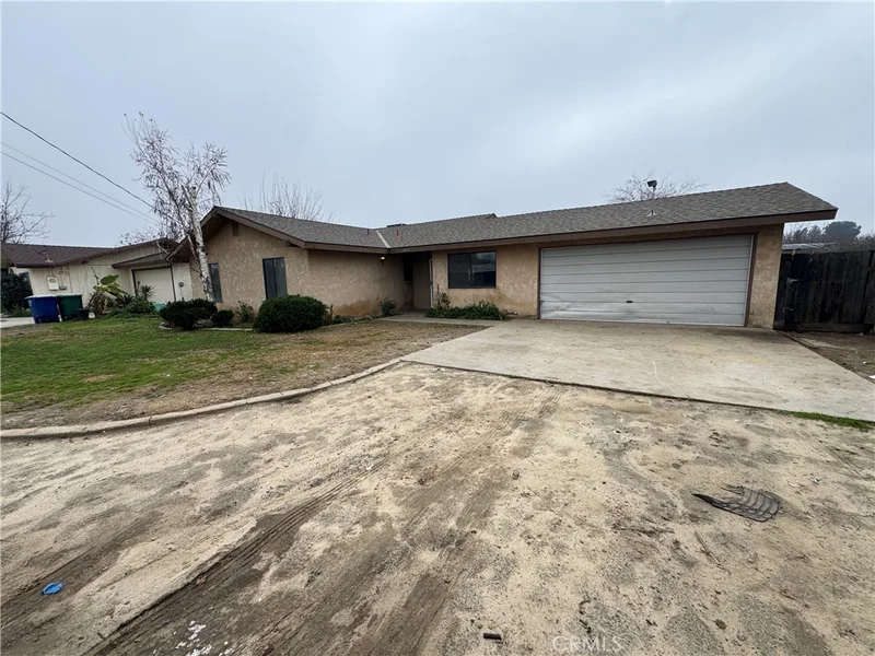2433 W Clemenceau