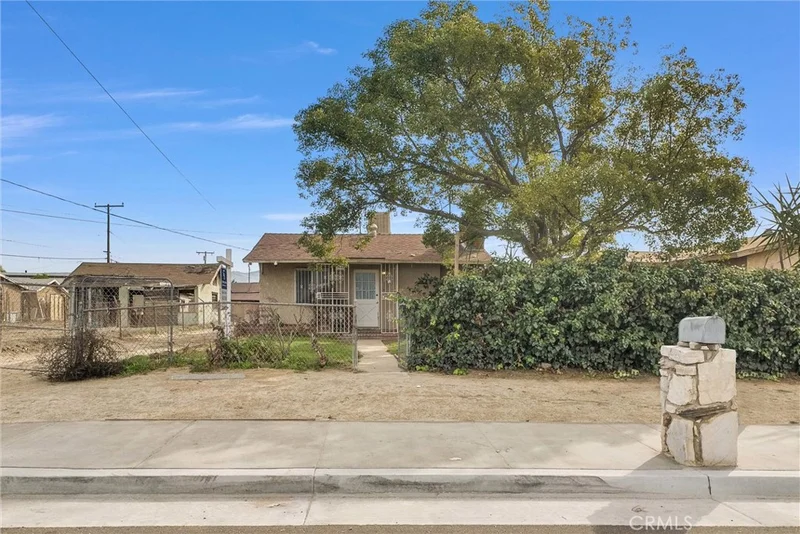 2542 Hall Avenue, Jurupa Valley, CA 92509