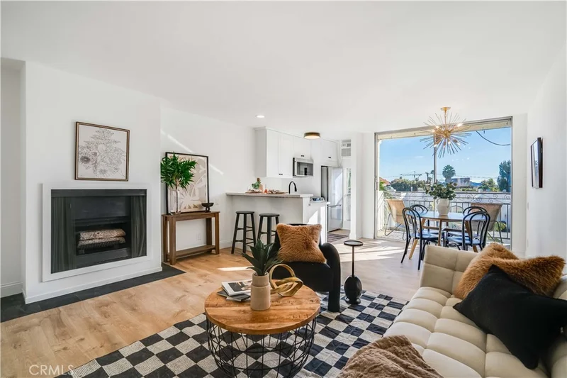 6151 Orange 307, Los Angeles, CA 90048