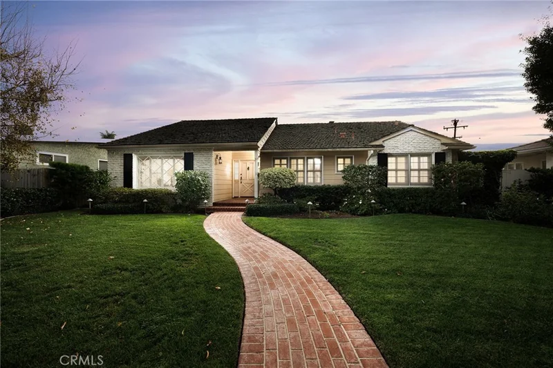5440 E La Pasada, Long Beach, CA 90815