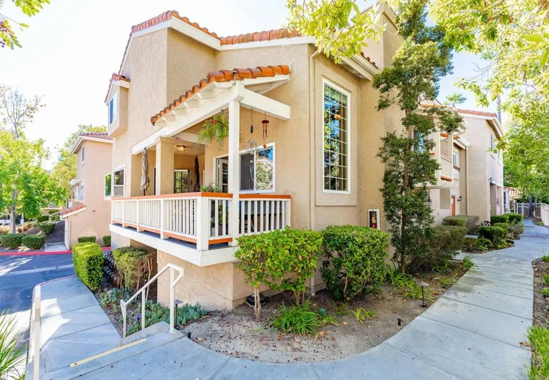 7758 Caminito Monarca 101, Carlsbad, CA 92009